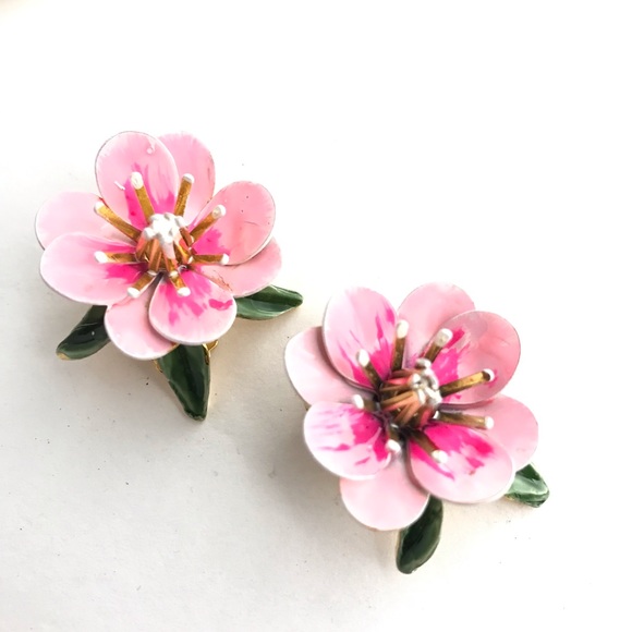 Vintage Jewelry - Flower Earrings Pink Retro Enamel Flower Ear Clips